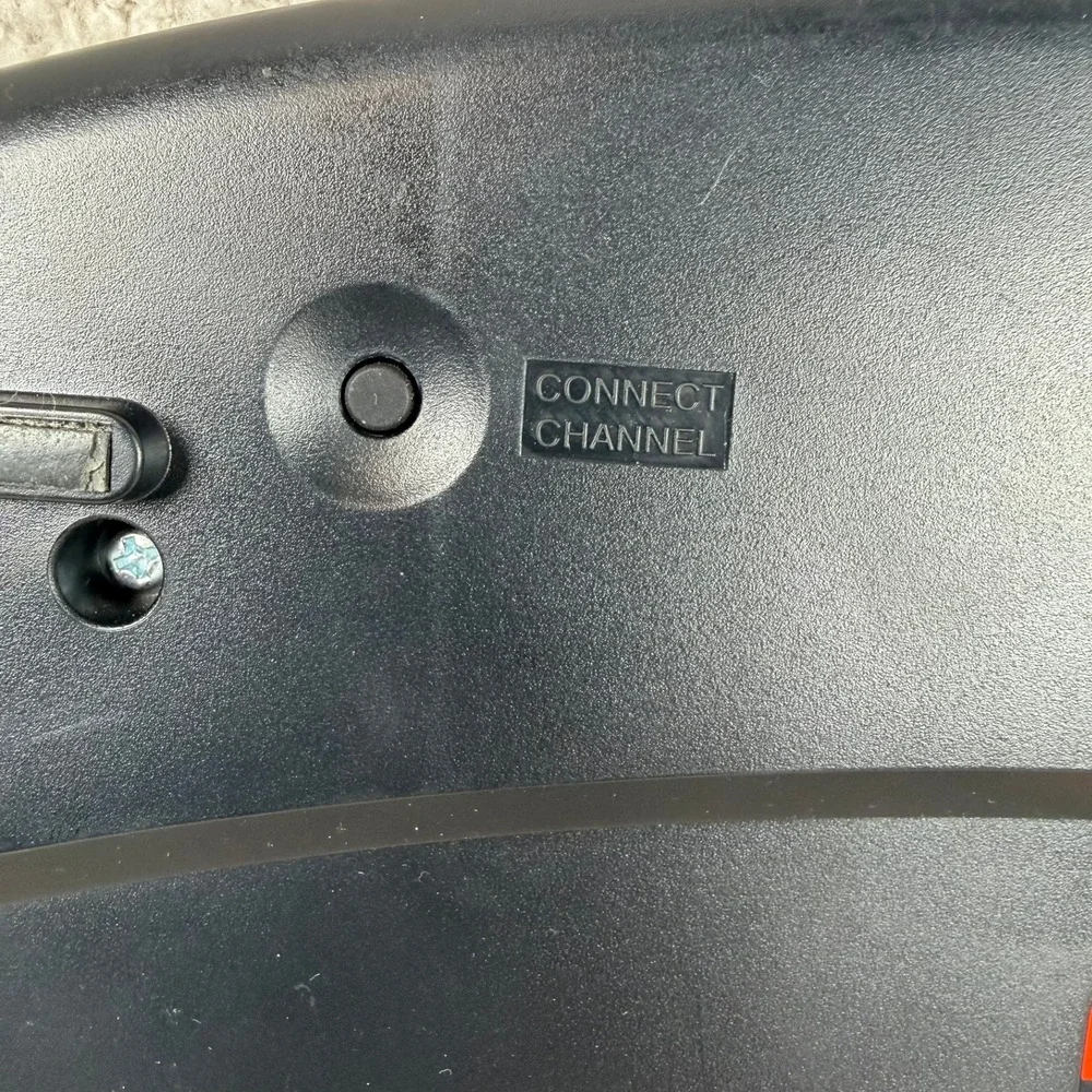 Microsoft Wireless Comfort Keyboard 4000 Ergonomic USB Model 1045 Silver Black‎